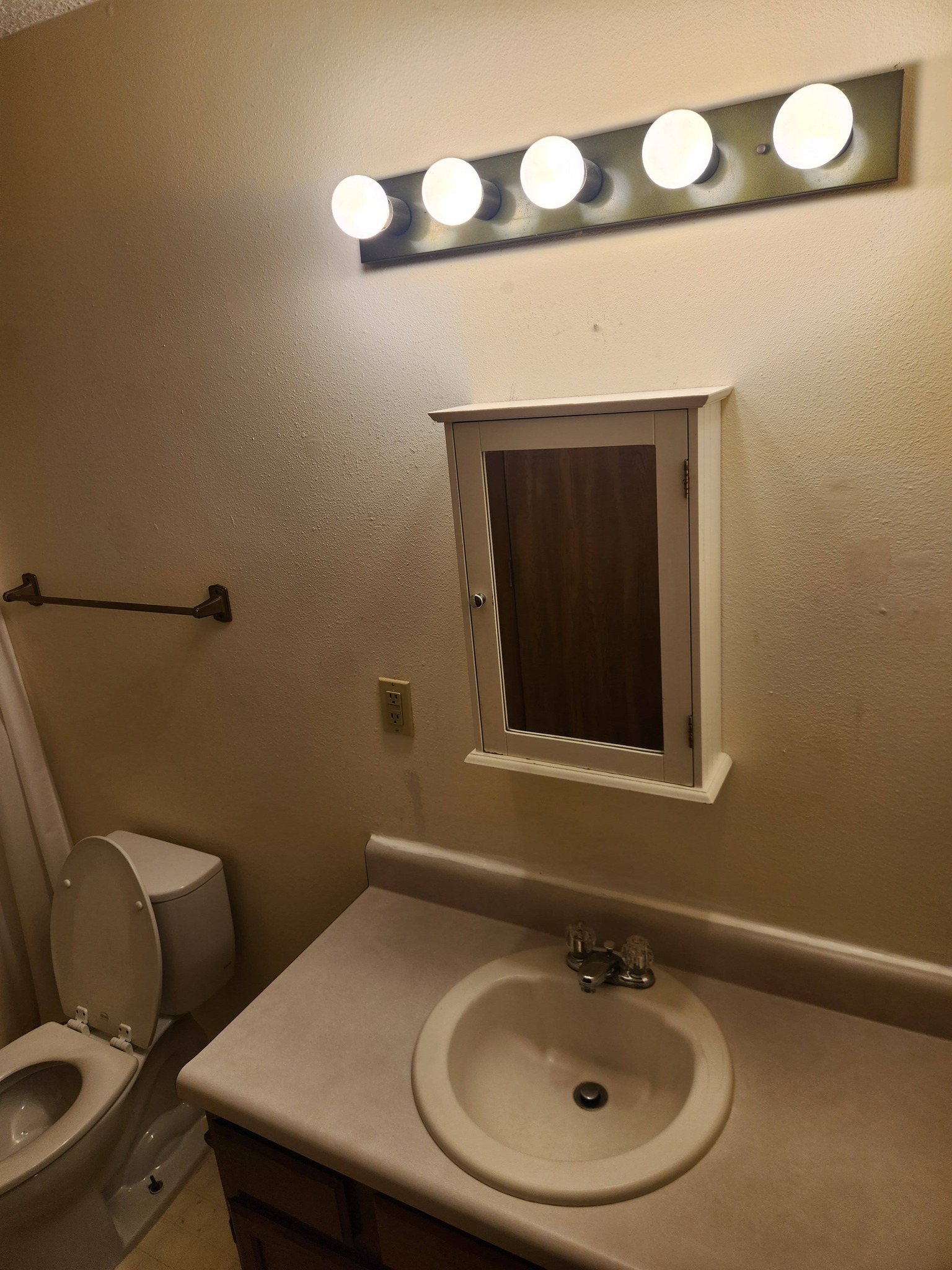 827 Foxrun Clinton Mo 4.jpg